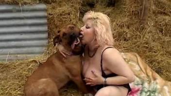 Mature with huge tits, sexy outdoor dog porn on cam
