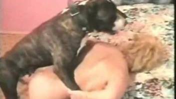 Hairy mature woman is getting some proper doggy-style