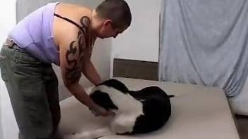 Bald-headed MILF penetrates tight pussy with pet's penis
